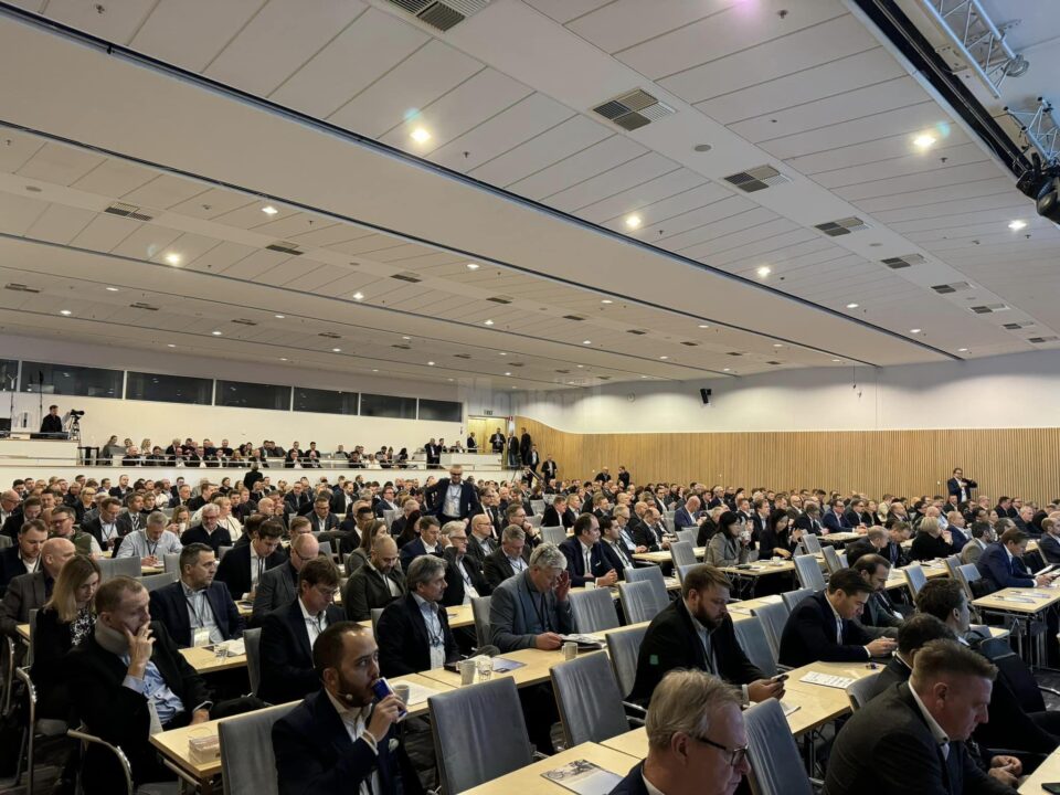 Peste 450 de experți în exploatarea și prelucrarea lemnului din 35 de țări ale lumii, printre care și președintele ASFOR, s-au reunit la Helsinki Peste 450 de experți în exploatarea și prelucrarea lemnului din 35 de țări ale lumii, printre care și președintele ASFOR, s-au reunit la Helsinki