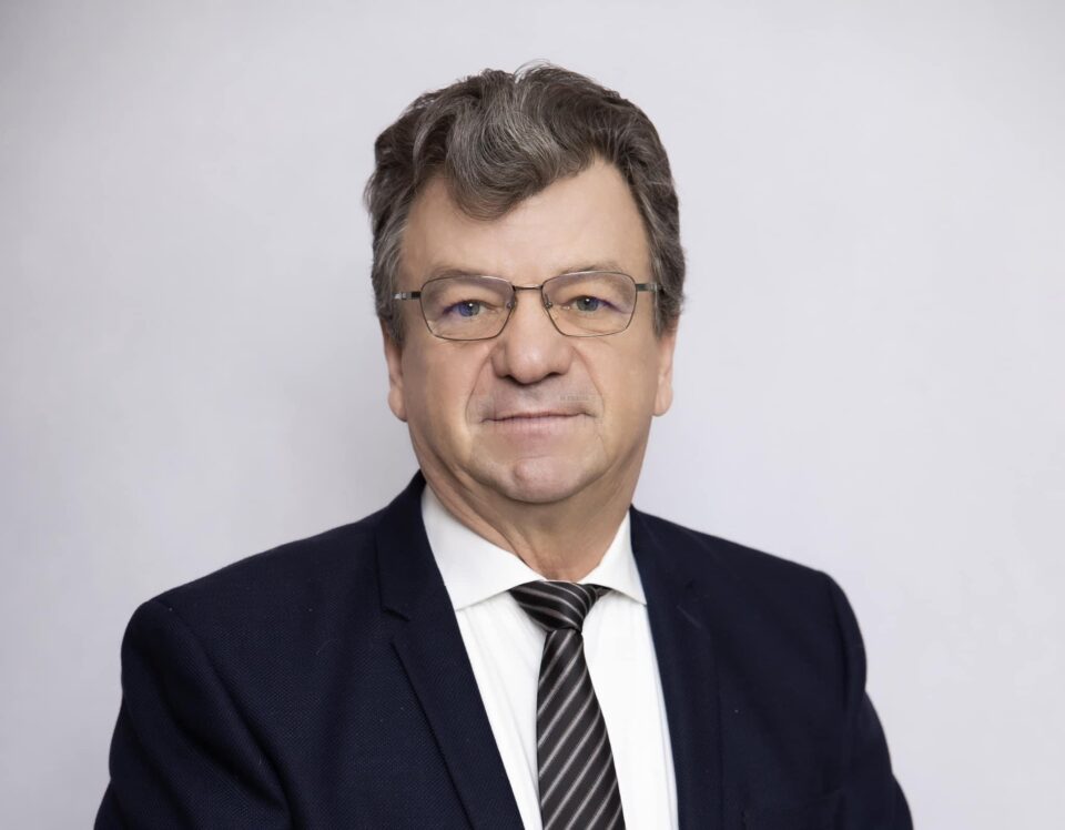 Prof. Virginel Iordache, directorul Colegiului Național de Informatică „Spiru Haret” Suceava Prof. Virginel Iordache, directorul Colegiului Național de Informatică „Spiru Haret” Suceava
