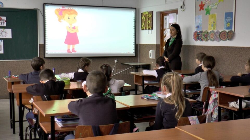 Programul ”Alegeri sănătoase” se adresează elevilor din învățământul primar și gimnazial din șapte școli din județul Suceava Programul ”Alegeri sănătoase” se adresează elevilor din învățământul primar și gimnazial din șapte școli din județul Suceava
