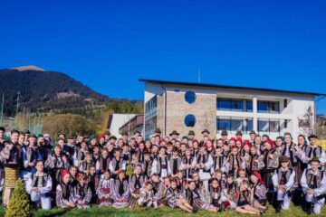 Seminarul folcloric „Dragobetele - joacă fetele”, la Casa de Cultură Dorna Candrenilor