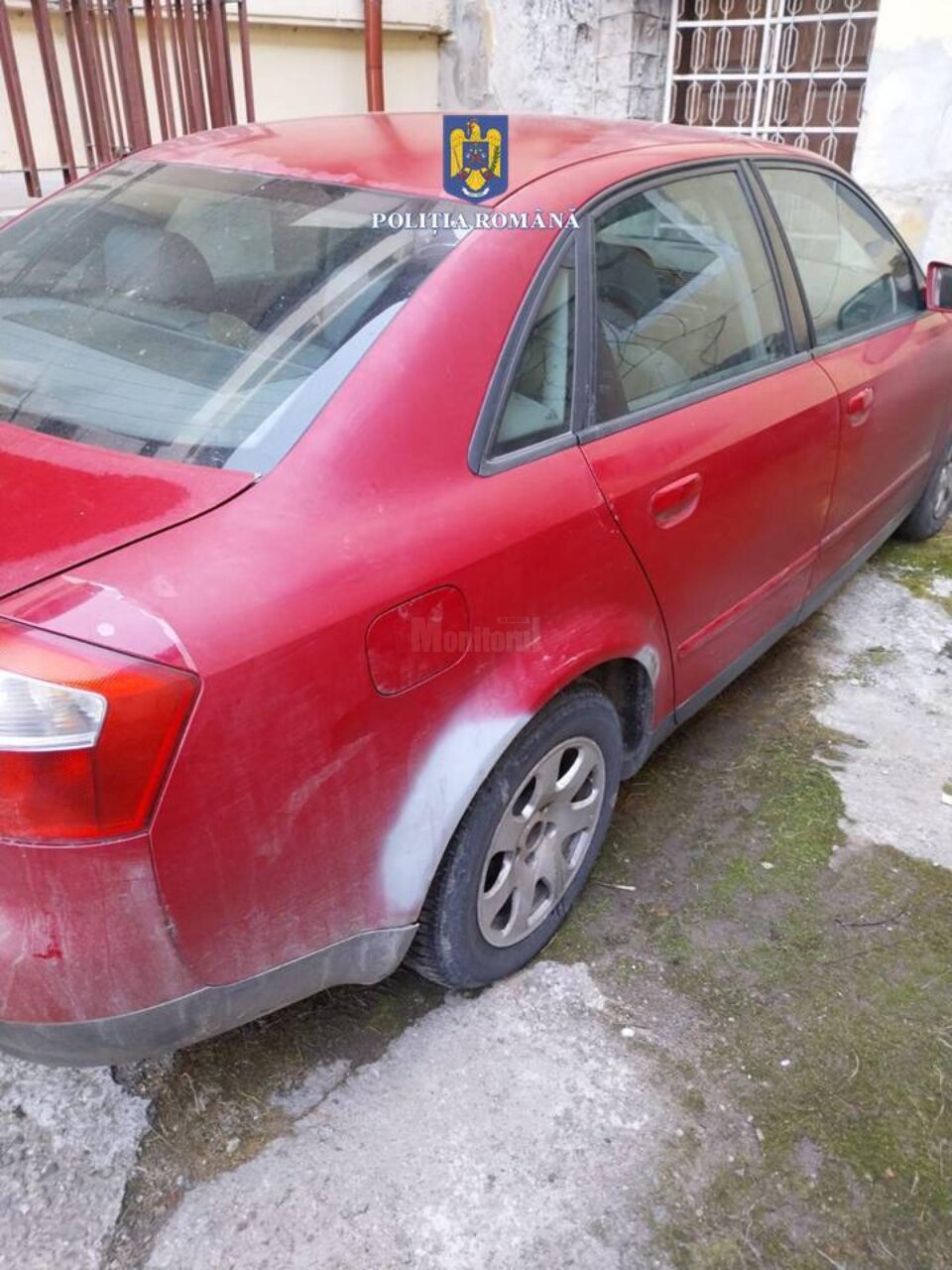L-au oprit pentru depășirea limitei de viteză și i-au găsit sute de țigări de contrabandă