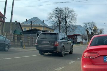 Autoturismul marca Land Rover