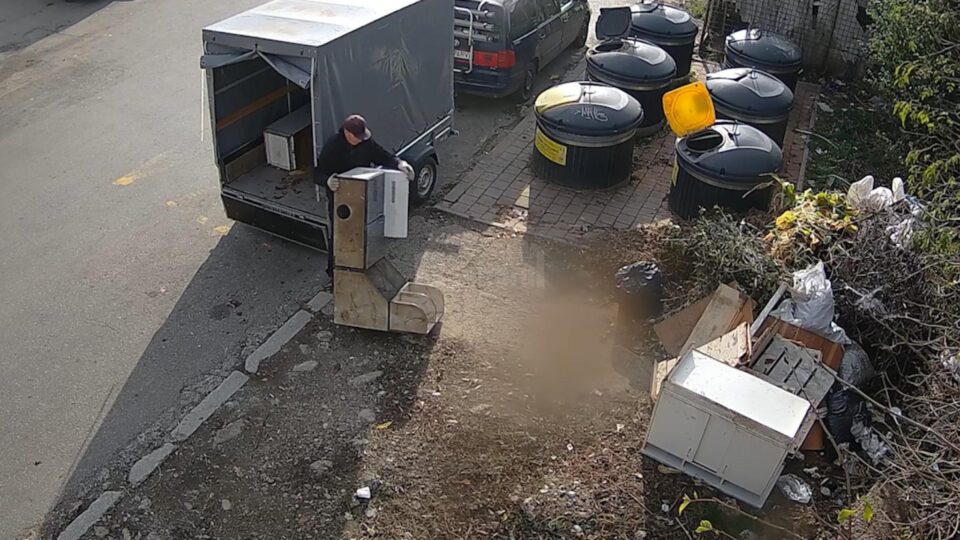 Municipalitatea suceveană va suplimenta camerele de supraveghere la punctele de colectare a deseurilor, foarte multe cazuri de încălcări ale regulilor fiind depistate cu ajutorul acestora