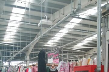 Chiriile pe care comercianții din bazarul din Lunca Sucevei le plătesc la administrația locală acoperă costul încălzirii