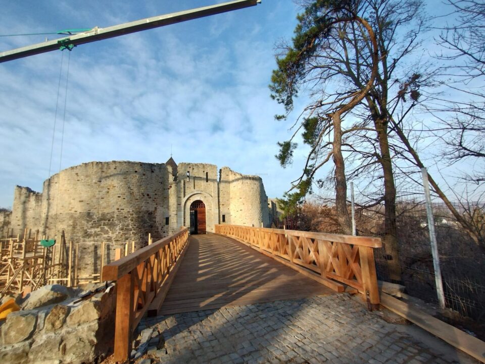 Cetatea de Scaun a Sucevei se redeschide pentru vizitare vineri, în prima zi din martie Cetatea de Scaun a Sucevei se redeschide pentru vizitare vineri, în prima zi din martie