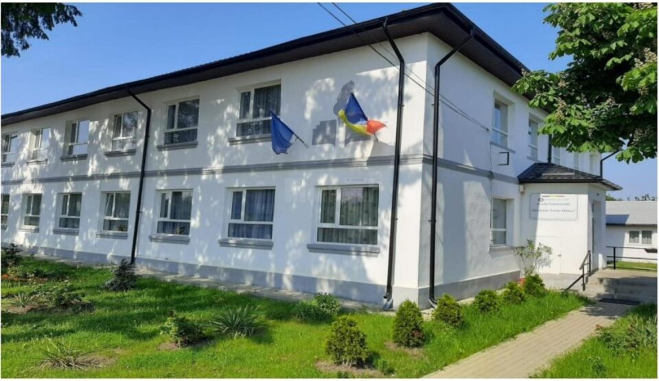 Școala Gimnazială „Învățător Vasile Hlihor” din Baia