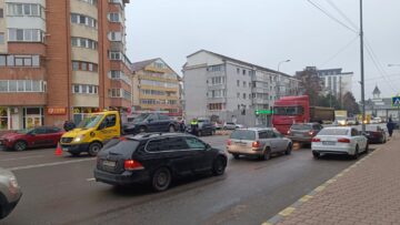 Un fost angajat al Prefecturii Suceava a murit după ce a fost lovit de o mașină în cartierul Burdujeni