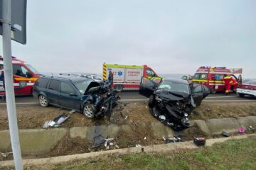 Patru oameni au fost răniți în urma accidentului care a avut loc luni dimineață