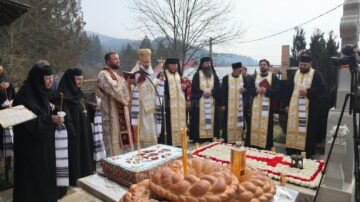 Liturghie arhierească și slujbă de pomenire pentru prima stareță a Mănăstirii Voroneț