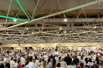 Balul românilor din Anglia, o sărbătoare a voioșiei și a bunului-gust, a adunat și în acest an peste 600 de participanți