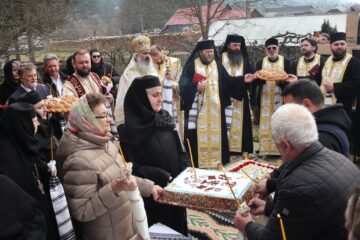 Liturghie arhierească și slujbă de pomenire pentru prima stareță a Mănăstirii Voroneț