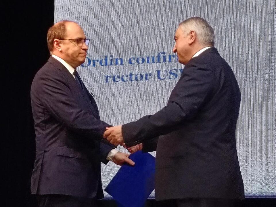 Predarea mandatului de către rectorul Valentin Popa către noul rector, Mihai Dimian