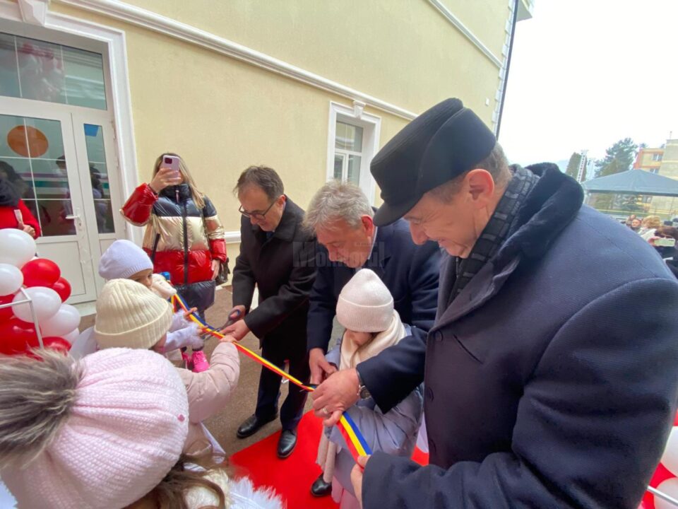 Inaugurarea școlii