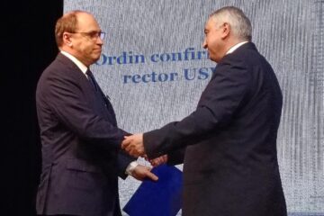 Predarea mandatului de către Rectorul Valentin Popa către noul Rector, Mihai Dimian