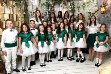 „Mama, doar ea”, proiect muzical creat special de copiii de la „Romantic Art”