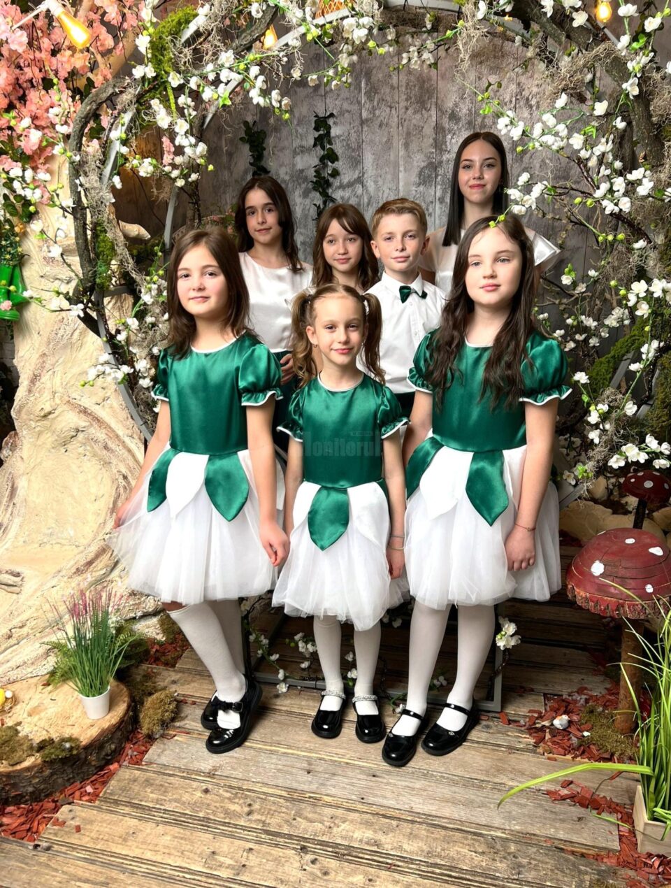 „Mama, doar ea”, proiect muzical creat special de copiii de la „Romantic Art”