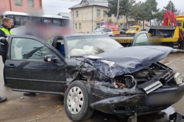 Accident între un autocar și un autoturism, în Suceava