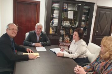 Primarul Sucevei, Ion Lungu, cu Valentin Ianoș, Directorul Casei de Cultură a Studenților și cu Doina Iacoban, specialist în finanțări europene