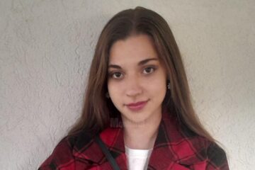 Giulia Chiriac este câștigătoarea etapei naționale a Concursului de Discurs Public în Limba Engleză