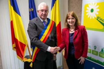 Excelența sa Kathleen Ann Kavalek, ambasador al SUA, a vizitat miercuri, 13 martie, Primăria Municipiului Suceava, având discuții de peste o oră cu primarul Ion Lungu