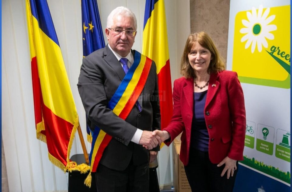 Excelența sa Kathleen Ann Kavalek, ambasador al SUA, a vizitat miercuri, 13 martie, Primăria municipiului Suceava, având discuții de peste o oră cu primarul Ion Lungu