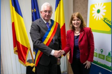 Excelența sa Kathleen Ann Kavalek, ambasador al SUA, a vizitat miercuri, 13 martie, Primăria municipiului Suceava, având discuții de peste o oră cu primarul Ion Lungu