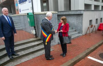 Excelența sa Kathleen Ann Kavalek, ambasador al SUA, a vizitat miercuri, 13 martie, Primăria municipiului Suceava, având discuții de peste o oră cu primarul Ion Lungu