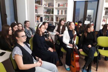 Elevi de la două colegii sucevene au participat la o acțiune culturală organizată de Alianța Franceză din Suceava