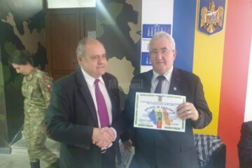 Primarul Sucevei, Ion Lungu, a oferit o ”Diplomă de excelență” Asociației Județene a Cadrelor Militare în Rezervă și Retragere - Fliliala Suceava ”Petru I Mușat”