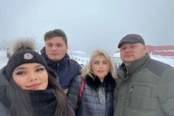 Candidatul PNL pentru Primăria Mitocu Dragomirnei, Radu Aurelian Airoaie, alături de familia sa