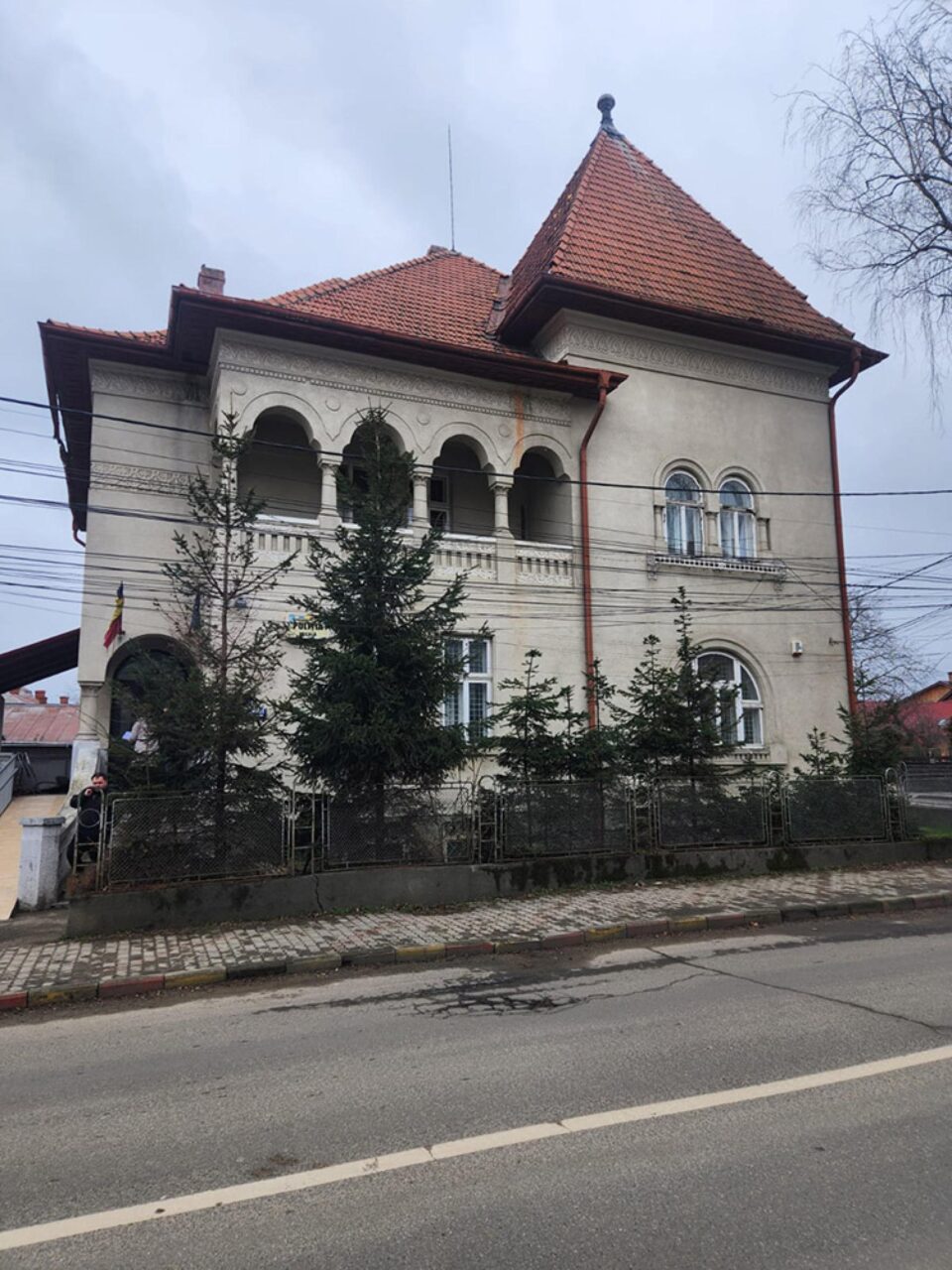 Un studiu de fezabilitate pentru o clădire a Primăriei Rădăuți, mai scump decât anveloparea propriu-zisă
