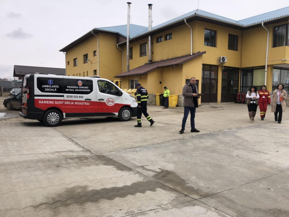 Comuna Mitocu Dragomirnei a primit o ambulanță din partea Asociației Trib care organizează concursul „Maratonul Dragomirnei”