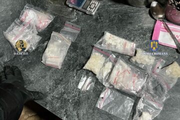 Droguri găsite la percheziții