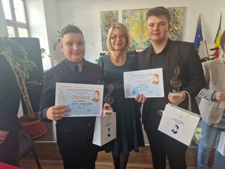 Eduard Semian și David Șuleapă, alaturi de dir adjunct Elena Istrate