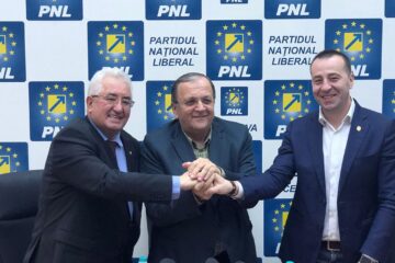 Gheorghe Flutur a făcut anunțul oficial privind candidatura din partea PNL a viceprimarului Lucian Harșovschi pentru Primăria Suceava, el precizând că „este o propunere care vine și din partea actualului primar, Ion Lungu”