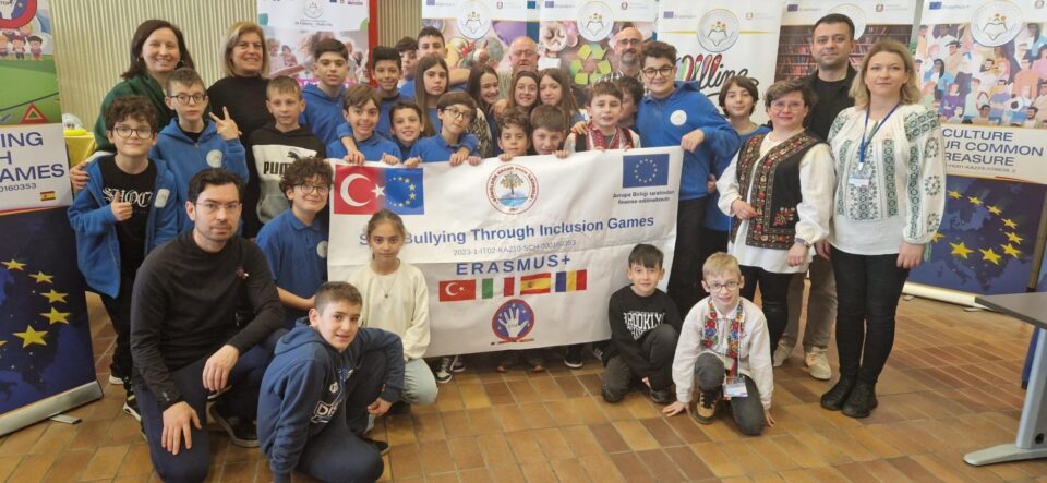 Elevi și profesori de la Școala Gimnazială Nr. 4 Suceava, într-o mobilitate Erasmus+ în Italia