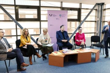 Ziua Internațională a Poeziei, marcată la Teatrul „Matei Vișniec” Suceava prin evenimentul „Îmbrățișarea poeziei cu teatrul”