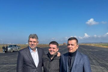 Deputatul PSD Gheorghe Șoldan alături de premierul Marcel Cioacu și ministrul Transporturilor, SorinGrindeanu