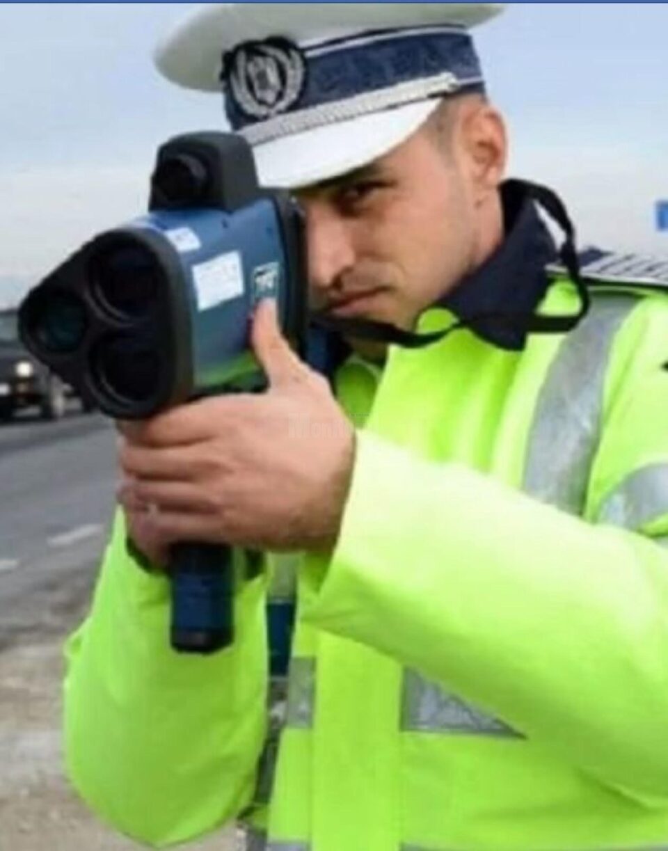 Șoferul a fost oprit pentru că a depășit limita de viteză