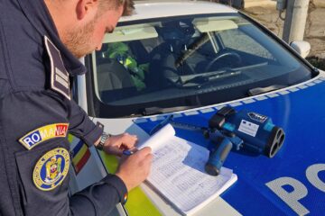 Șoferul a fost oprit pentru că a depășit limita de viteză
