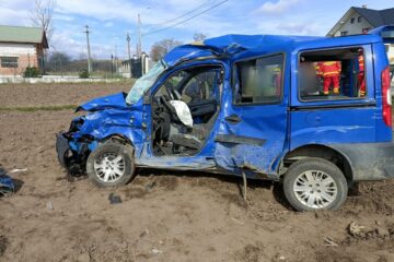 Vasile G. a efectuat o manevră de întoarcere a mașinii în zona prevăzută cu linie continuă
