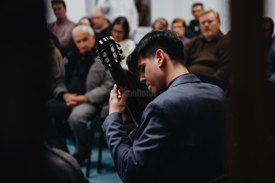 „Muțenia armelor”, volum de poeme semnat de Cezar Haiura, lansat la Siret