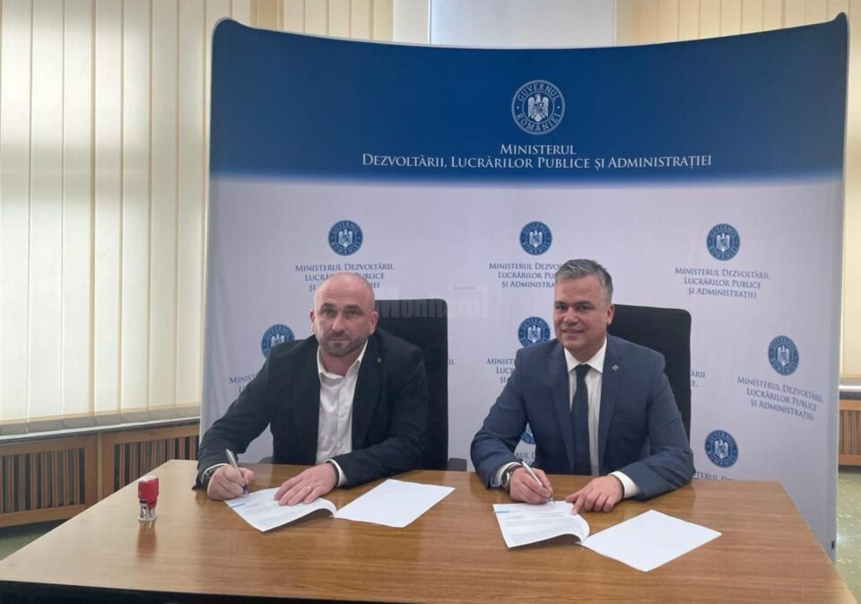 Primarul Alexandru Hurjui și ministrul Dezvoltării, Adrian Veștea