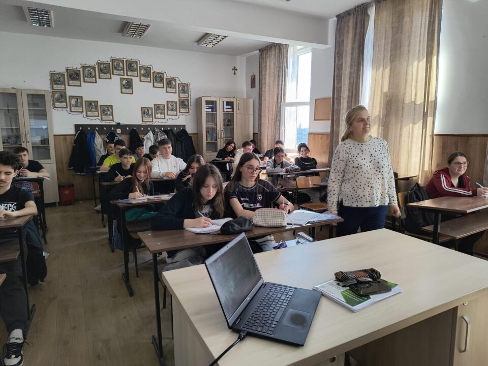 Elevi în claase
