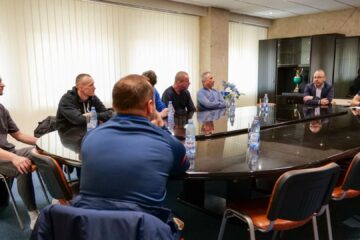 Lucian Harșovschi a purtat miercuri discuții, la sediul Primăriei, cu reprezentanții mai multor echipe de fotbal pentru copii - pepinieră pentru o viitoare echipă de Liga a II-a