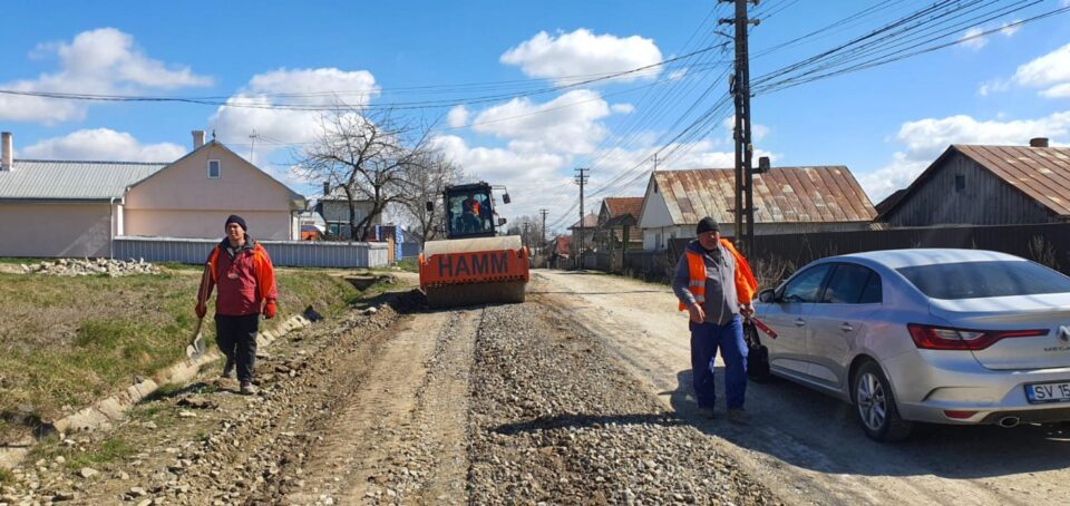 Primăria Siret pregătește străzile pentru asfaltare în urma lucrărilor la rețeaua de apă și canalizare
