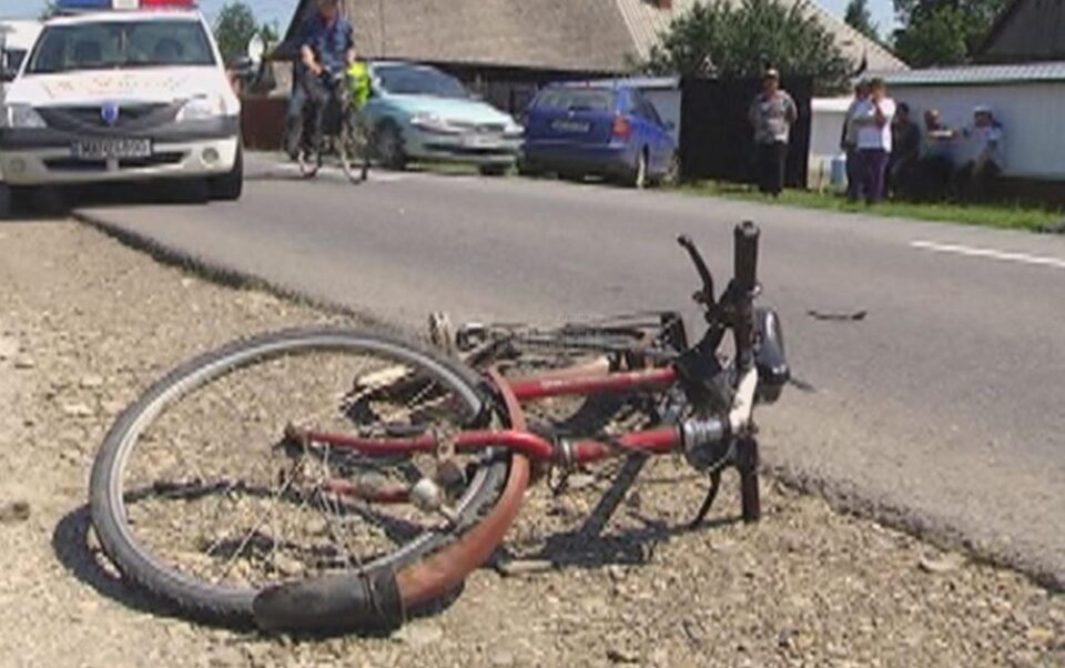 Biciclist accidentat mortal după ce ar fi efectuat un viraj fără a se asigura