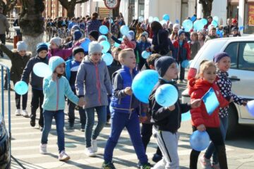 La Fălticeni va avea loc Marșul de Conștientizare a Autismului, de Ziua Internațională a Autismului
