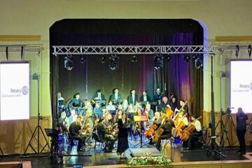 Concert-eveniment al Orchestrei Simfonice Suceava alcătuită din elevi și profesori ai Colegiului de Artă „Ciprian Porumbescu” din Suceava, la Siret