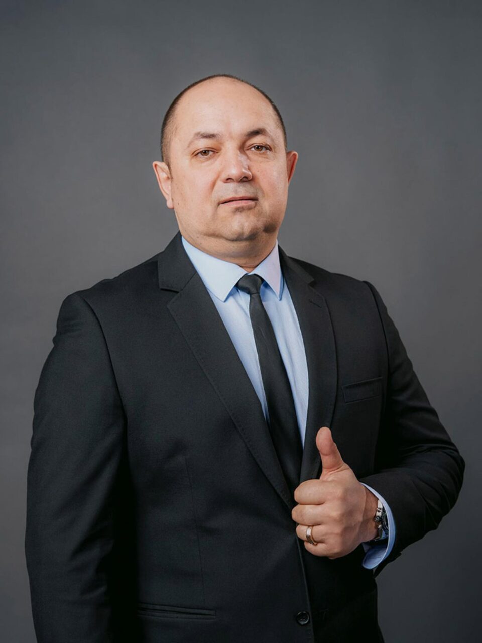 Omul de afaceri Dan Marcu, candidatul AUR pentru funcția de primar în municipiul Rădăuți Omul de afaceri Dan Marcu, candidatul AUR pentru funcția de primar în municipiul Rădăuți